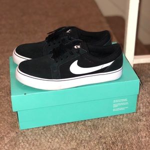Nike Satire II